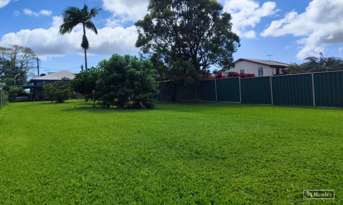 14 Mill Street, MOURILYAN, QLD 4858